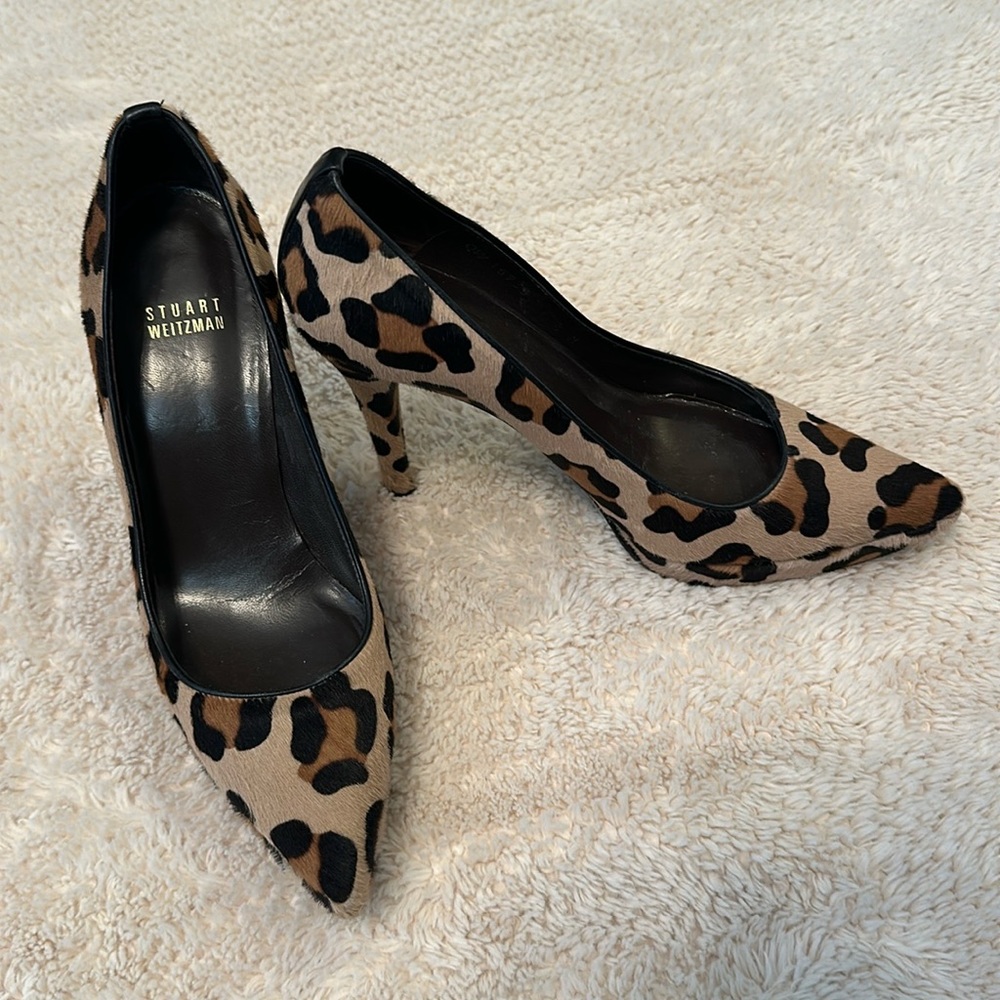 STUART WEITZMAN Leopard Pipepoint animal print calf hair heels, size 7.5